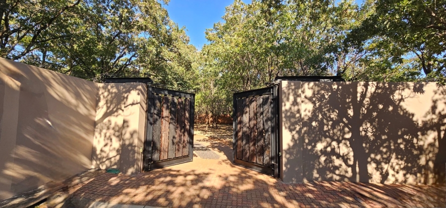 6 Bedroom Property for Sale in Hartbeesfontein North West